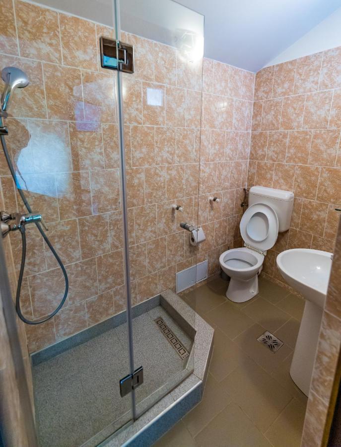 Hotel Micul Golf Două Mai Exteriér fotografie